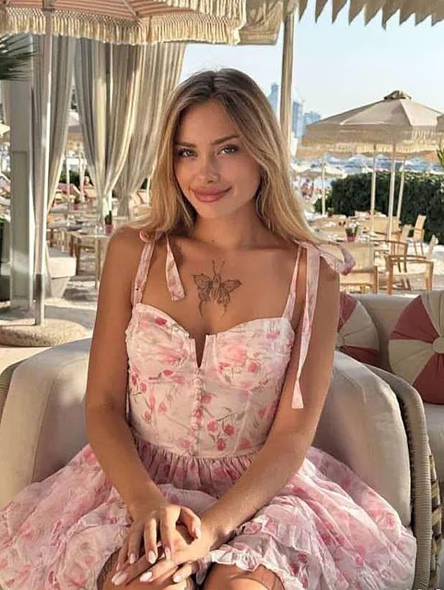 В марте 20-летняя модель OnlyFans Мария Ковальчук была найдена с тяжёлыми травмами на обочине дороги в Дубае. Позже она заявила, что подверглась насилию со стороны богатых россиян после бурной вечеринки в отеле. Её история спровоцировала публичную дискуссию о сексуальном рабстве в ОАЭ.