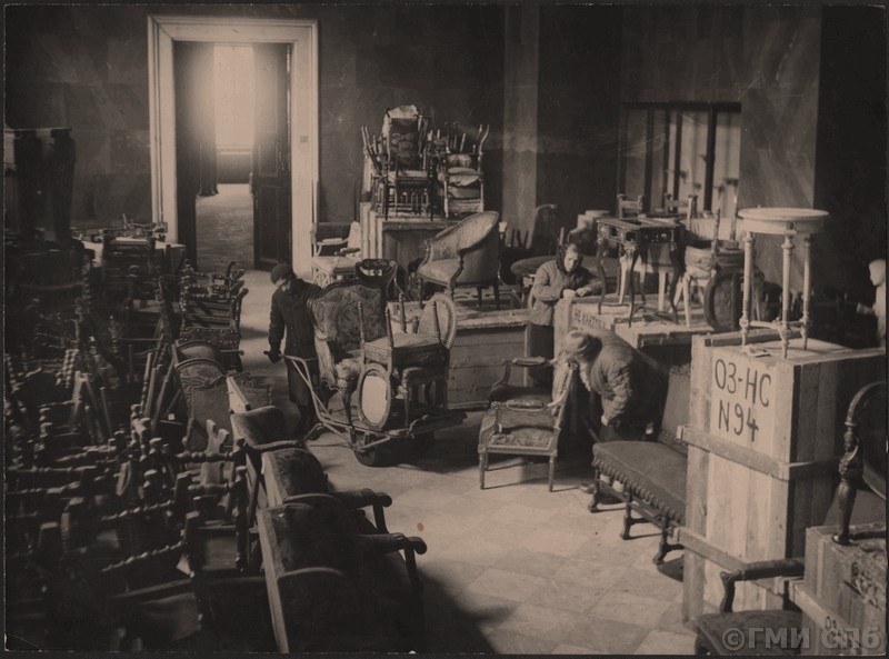 Эвакуация художественных ценностей из