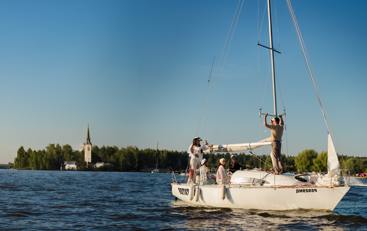 Атмосфера праздника на борту: корпоратив с программой в центре столицы