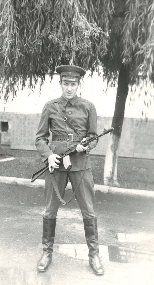 Старший лейтенант, пропагандист артполка лето 1985 г.