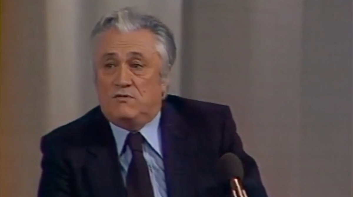    Человек начинает «прибираться», когда чувствует, что его жизнь подходит к концу: мудрые слова Нагибина