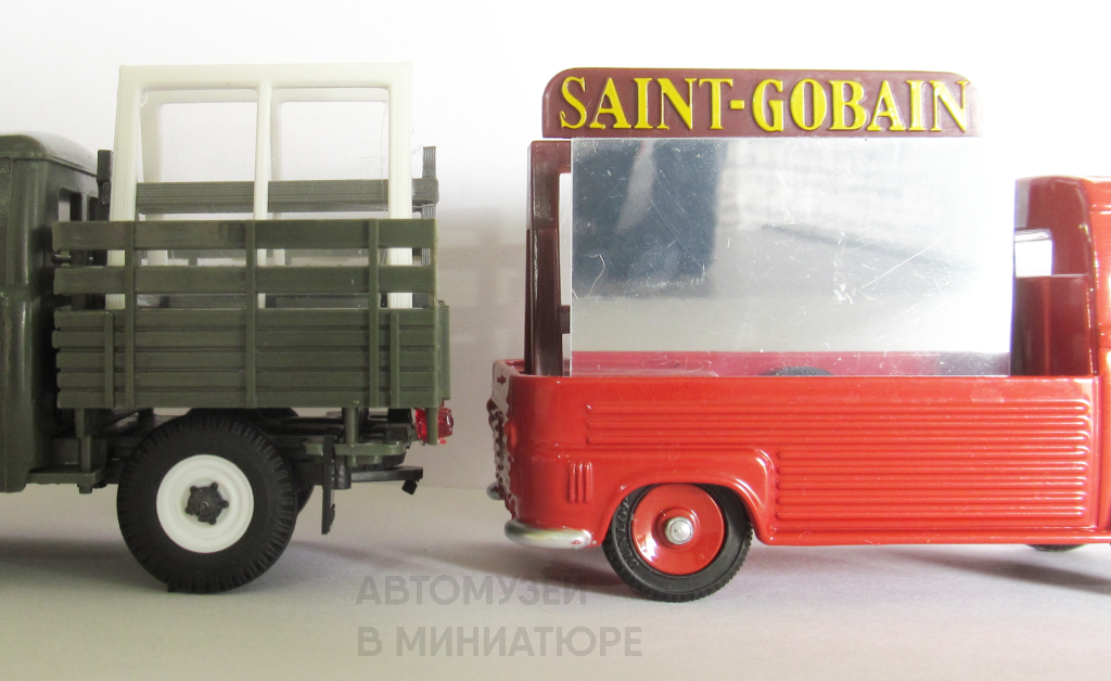 УАЗ и Renault из коллекции автора