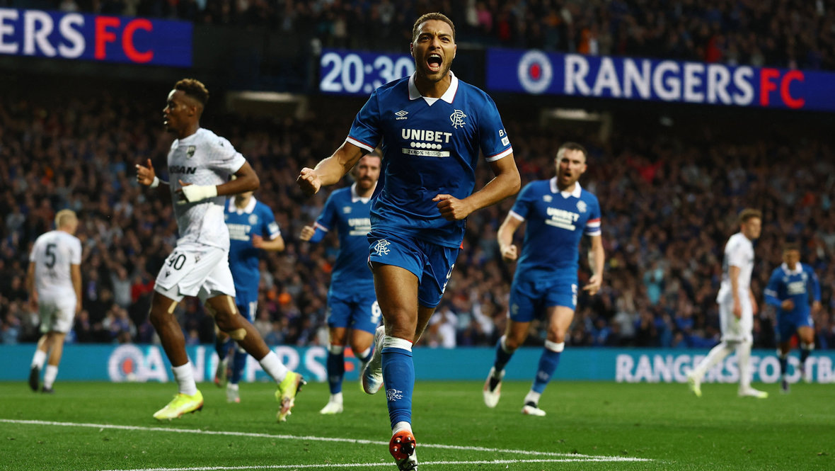    Сирил Дессерс после гола. Reuters