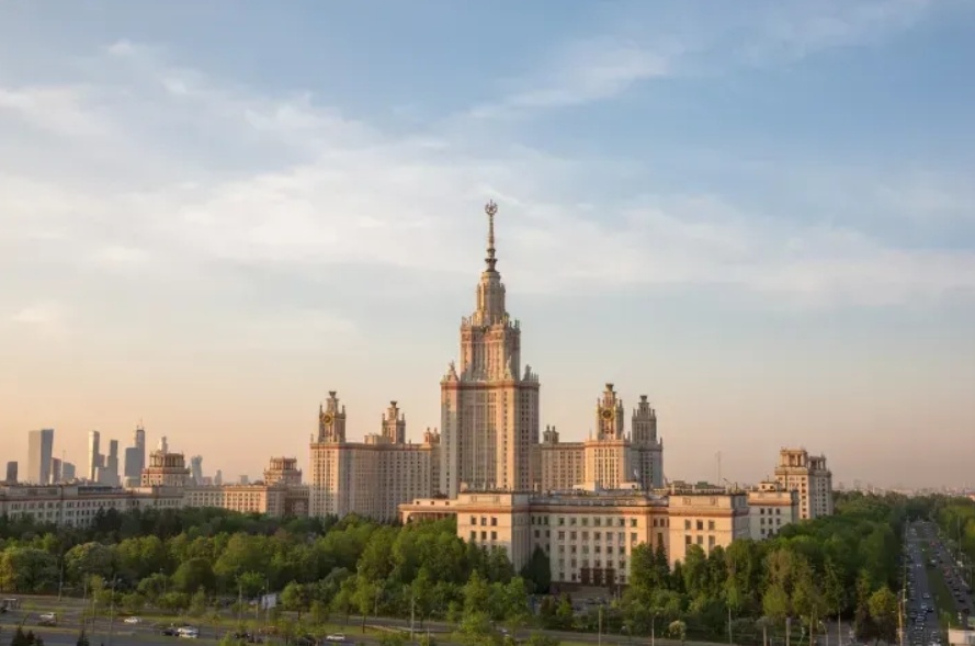 Качественное образование детей — один из приоритетов современных семей, поэтому жильё рядом со школами и вузами всегда будет востребованным