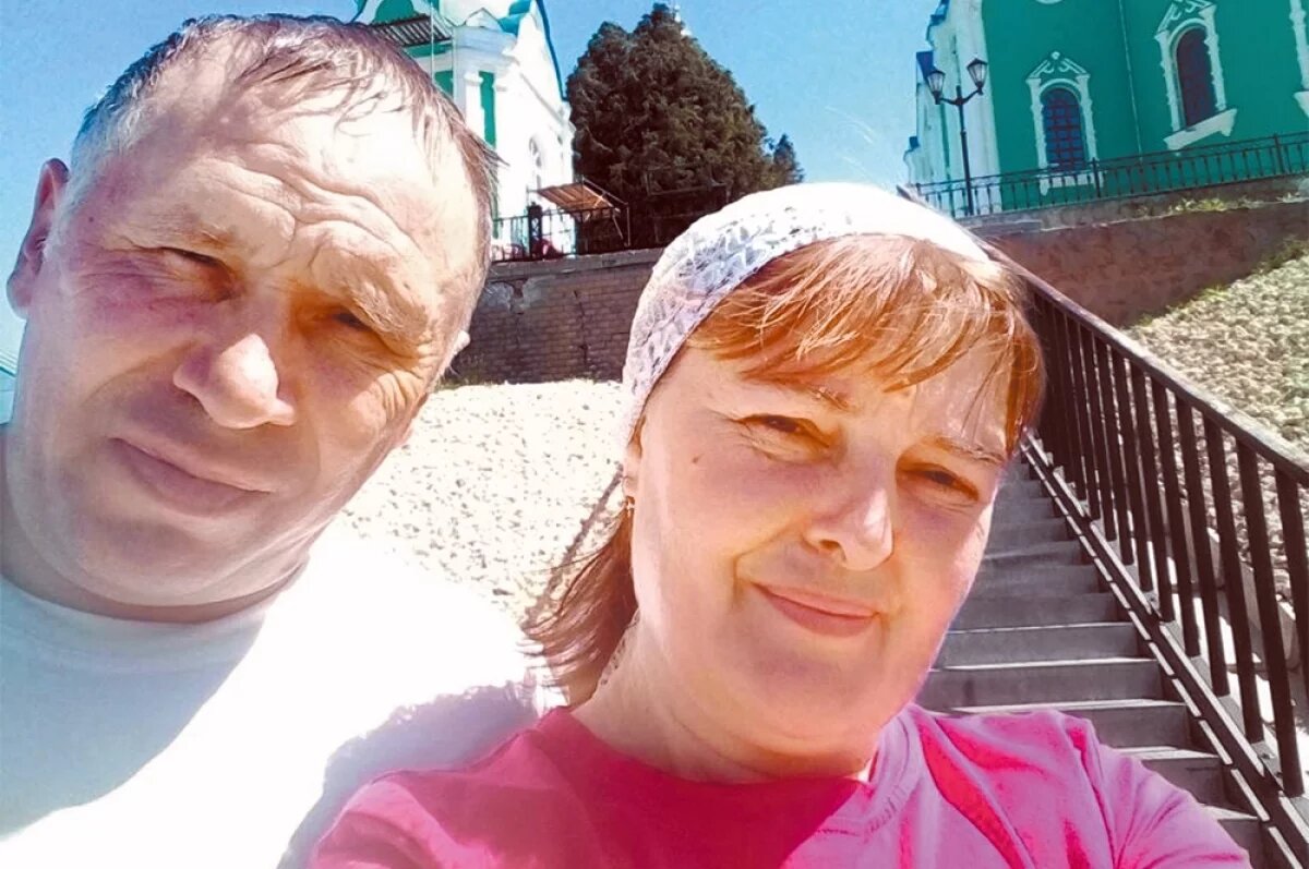    Александр и Наталья в монастыре Коренная пустынь. Они уверены, что их семью сберёг Бог.