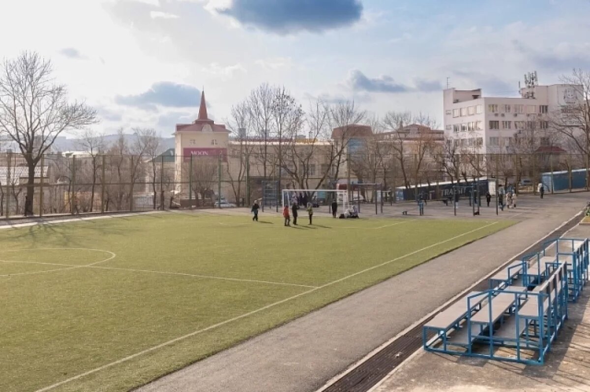    Стадион в селе Мироново обновили жители