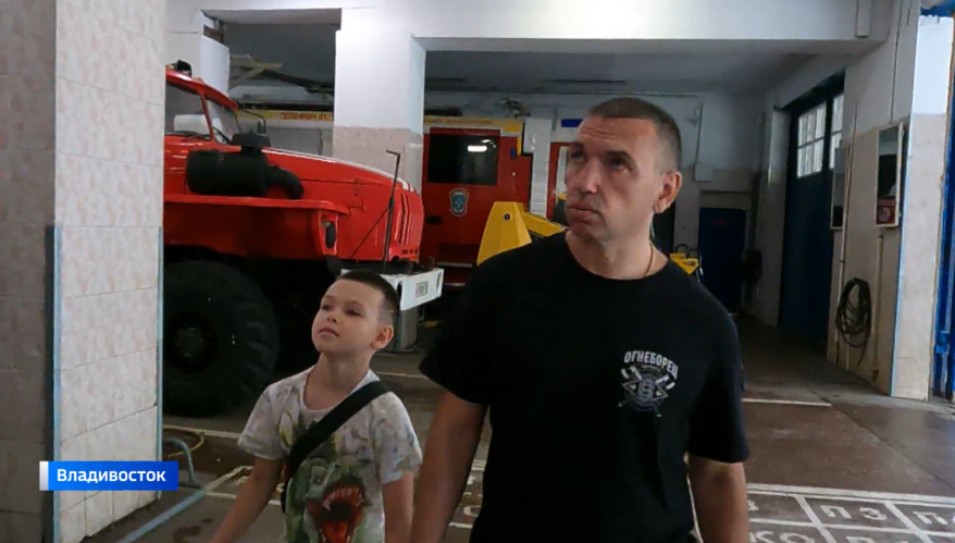 Максим Брызгалин  с сыном