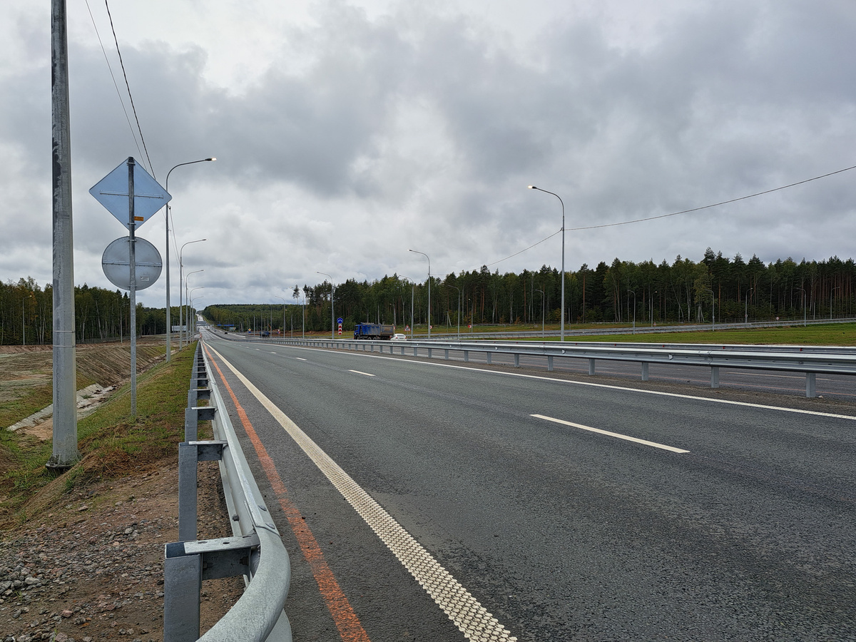 Новый маршрут расширят до четырех полос.  Фото: ФедералПресс / Вера Романескул