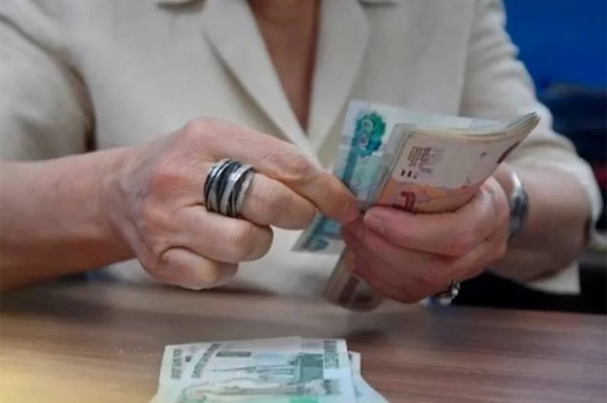    В Хабаровском крае чиновница три года платила зарплату себе и ребёнку