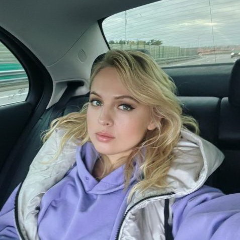     Сегодня 40 лет Янине Студилиной