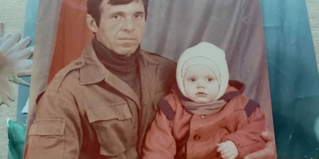 «Попала в детдом после смерти мамы». Москвичка ищет родных в Сибири