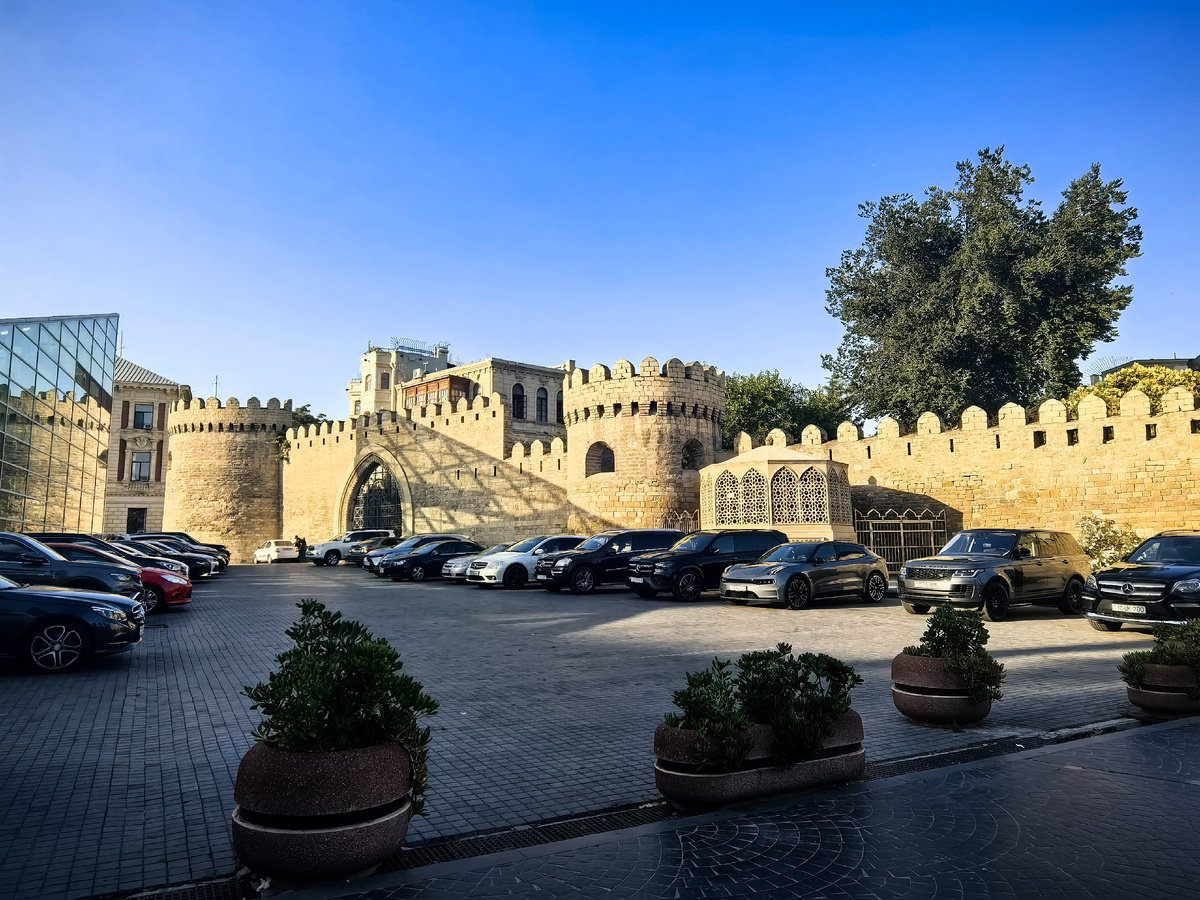 Листайте вправо