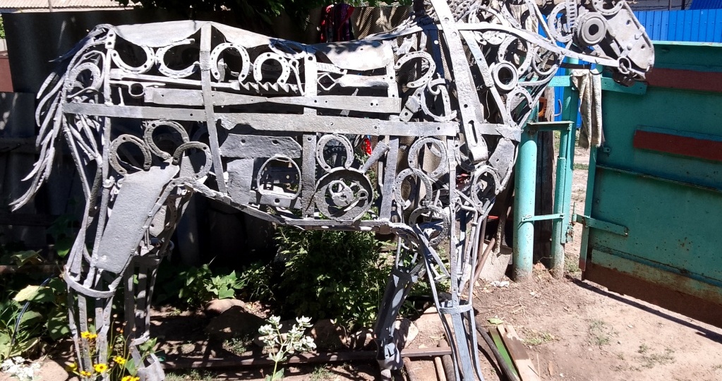 ЖЕЛЕЗНЫЙ КОНЬ. ЕЩЕ ОДИН АРТ-ОБЪЕКТ С БОЛЬШОЙ ИСТОРИЕЙ.