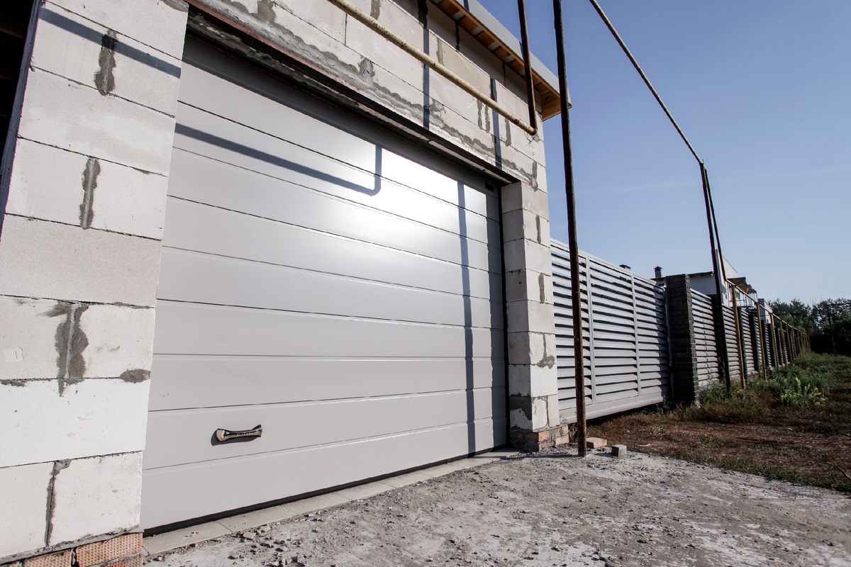 Секционные ворота