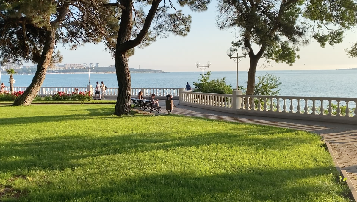 Центральная часть набережной