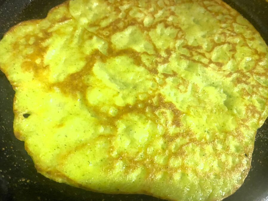 тот самый первый толстый блин, после которого я добавила молока в тесто