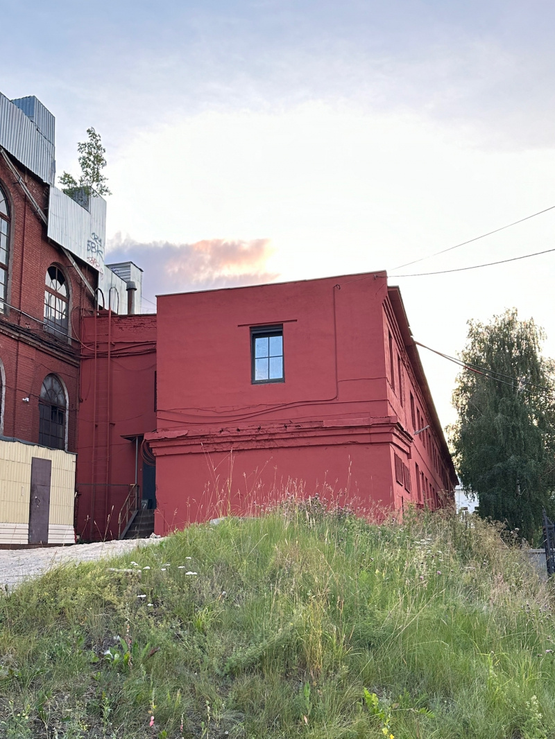    Популярный у туристов мурал на стене бывшего здания ОТЗ в Петрозаводске закрасилиАлександра Сухова