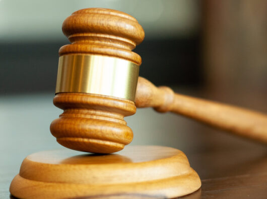    суд // Фото: www.advokatoleshko.ru