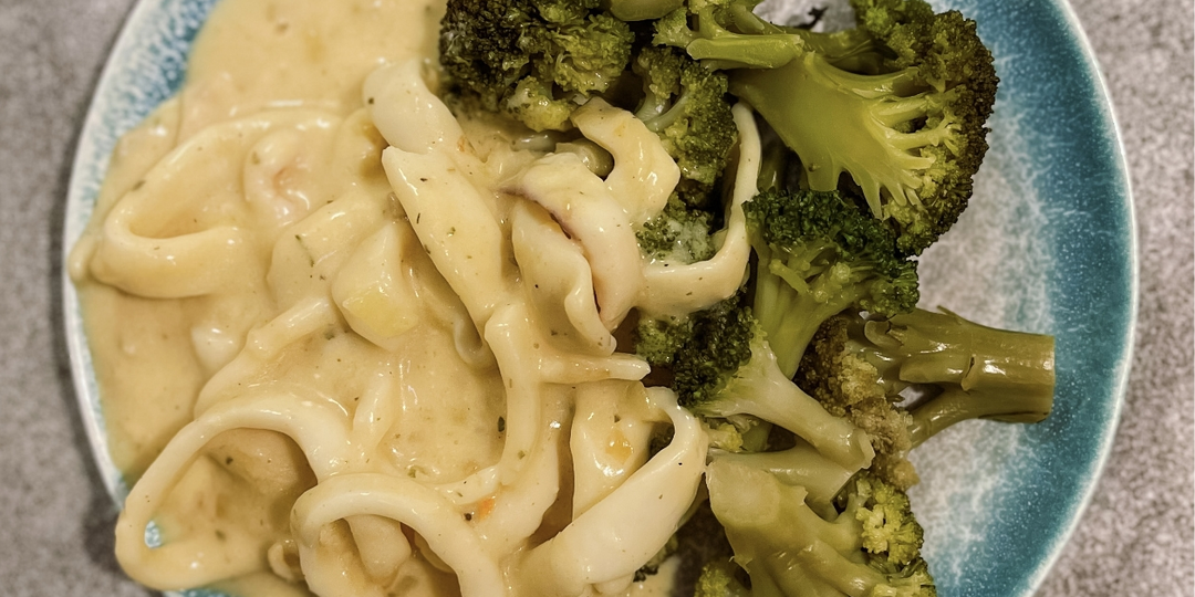 Кальмары в сметанном соусе