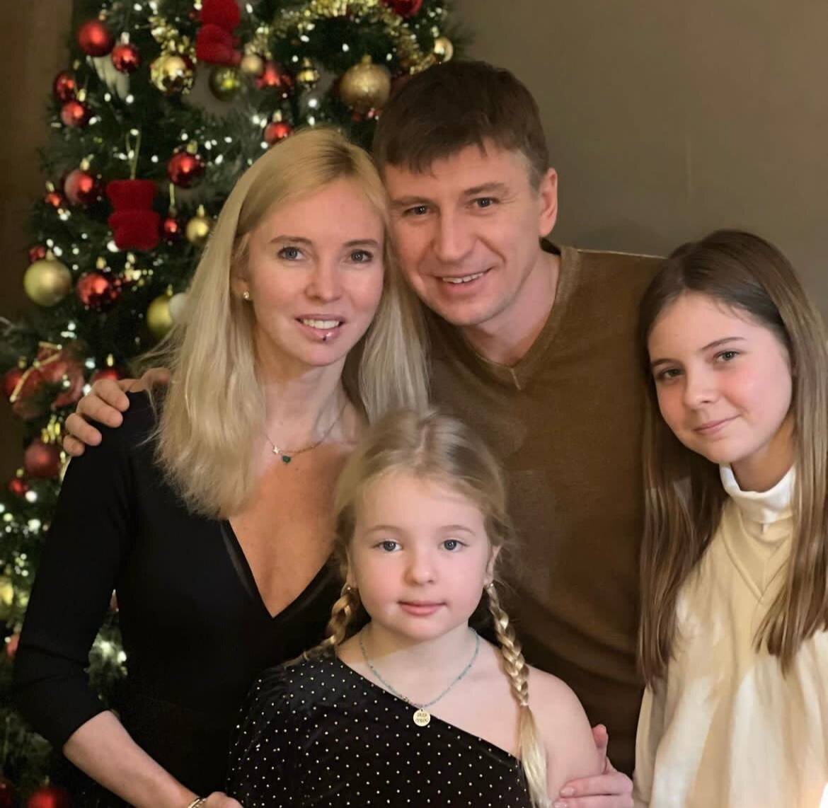 Алексей Ягудин и Татьяна Тотьмянина с дочками