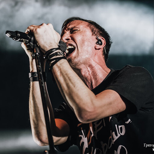 Например, Тэм Булатов (Lumen) использует динамический диктофон, чтобы рассказать историю Сида и Нэнси.