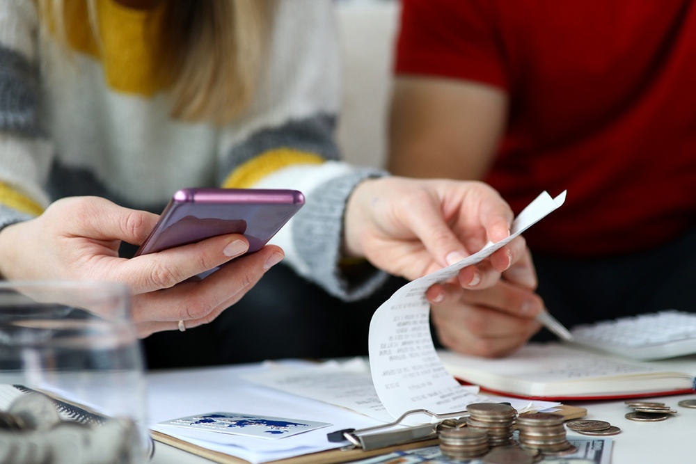    Грамотное распределение финансовых ресурсов и постановка конкретных целей помогают создать основу для будущего благополучия вашей семьи. / iStock