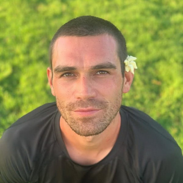     Кей Джей Апа снимется в байопике звезды «Этой замечательной жизни» Джеймса Стюарта