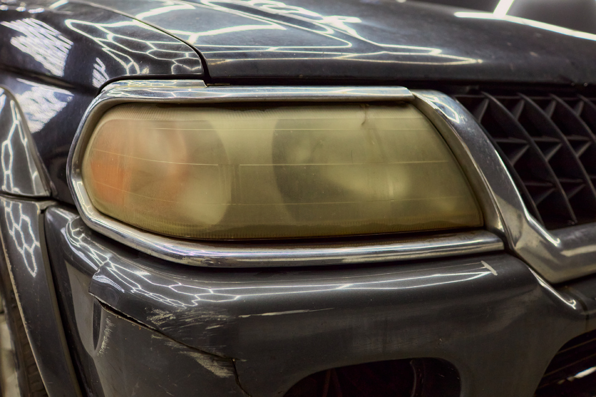 Источник фото: https://custom-heroes.ru/raboty/vid-uslugi/avtosvet/nashi-raboty/mitsubishi-montero-sport-obnovlenie-sveta-dlya-rabochey-legendy/