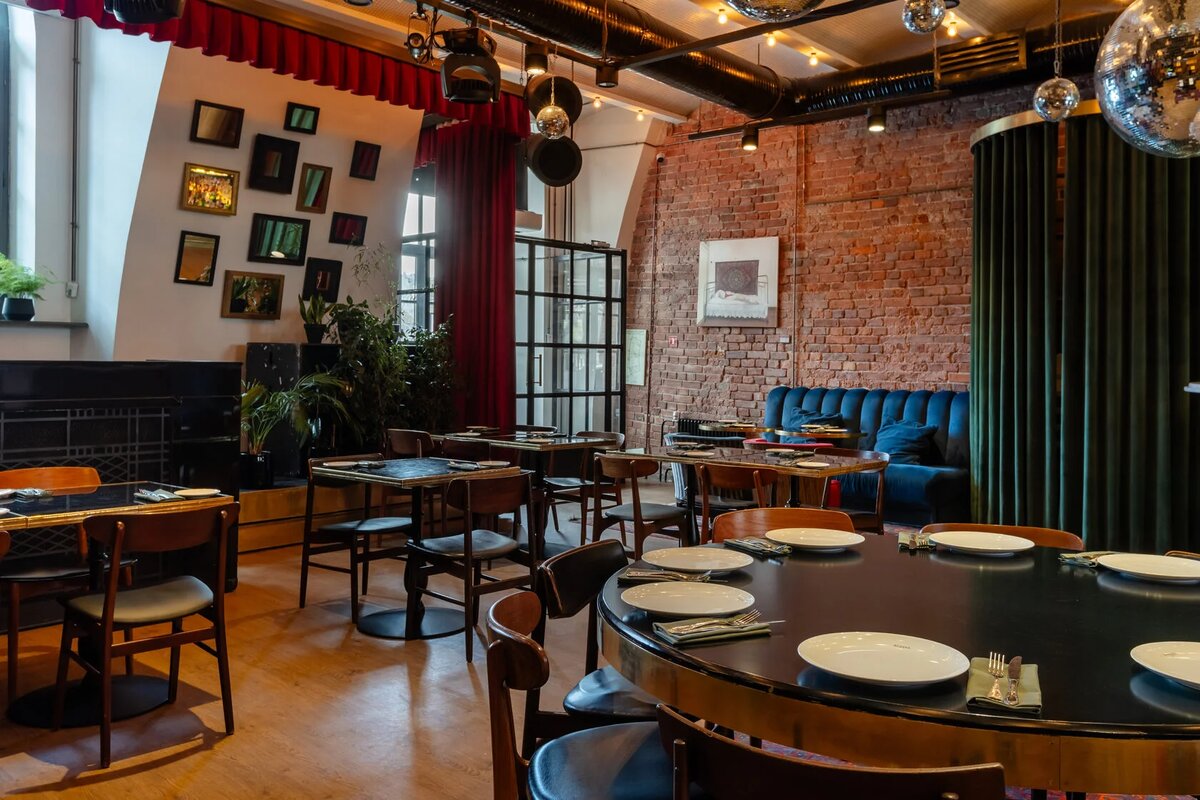 фото с сайта ресторана kuznyahouse.ru, фото собоственность автора