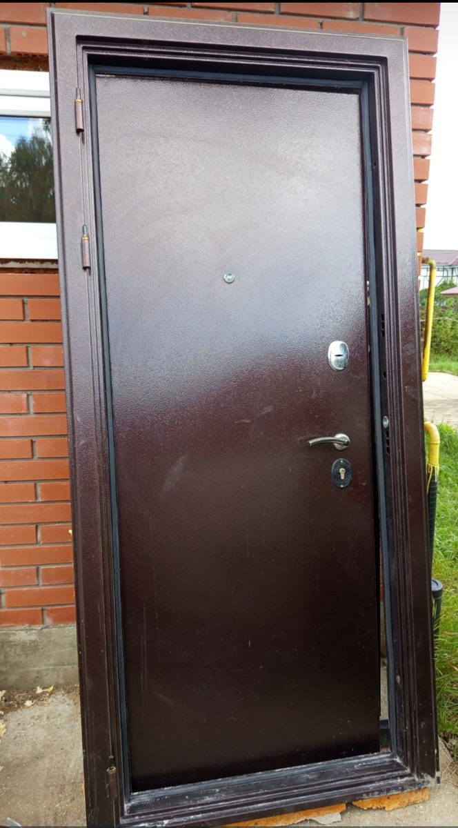 Демонтированы две входные двери