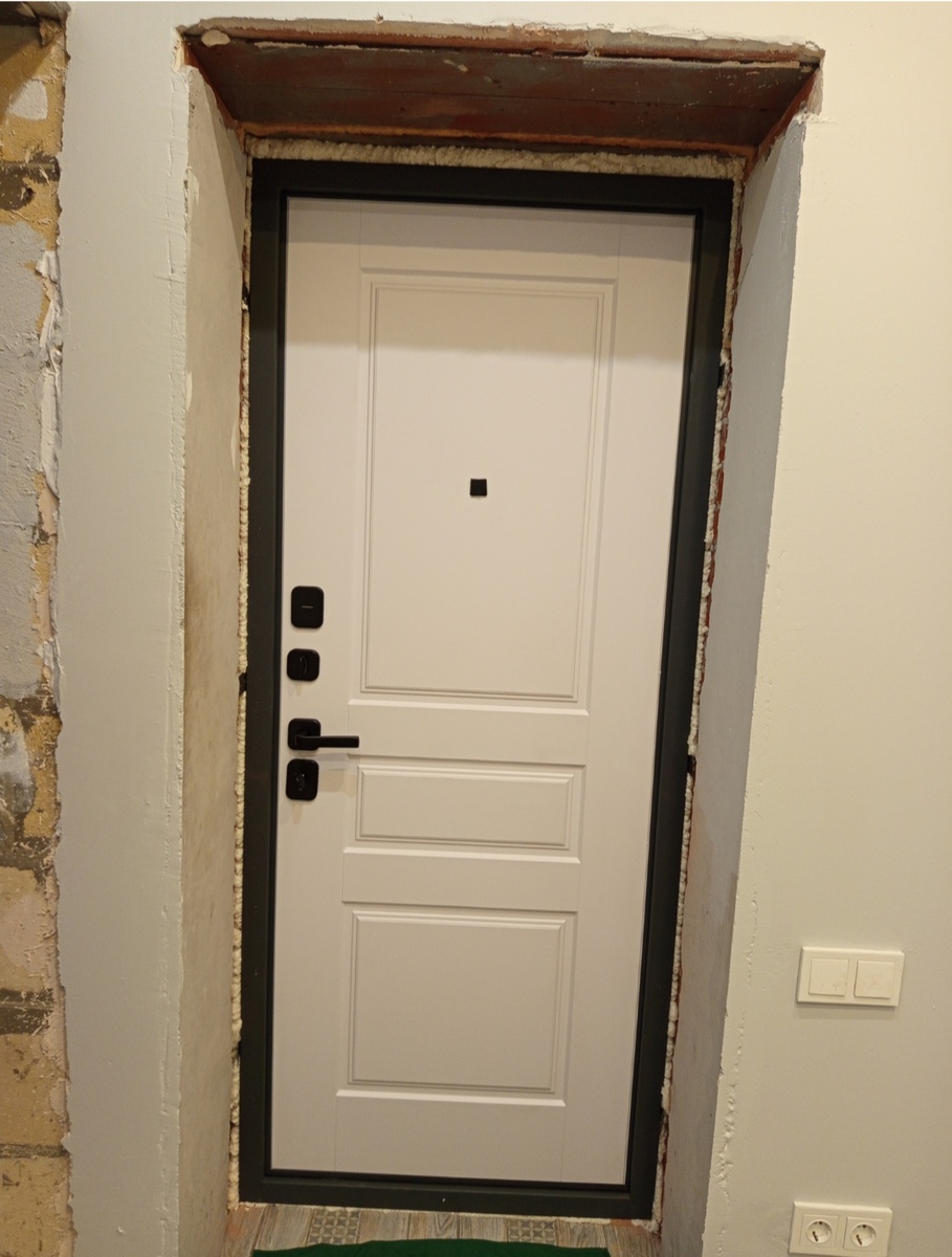 Входная дверь внутренняя