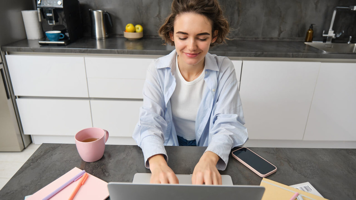    Удалённый волонтёр не находится с вами 24/7, но он способен взять на себя тот задачи, которые не требуют обязательного присутствия. Фото: Freepik.
