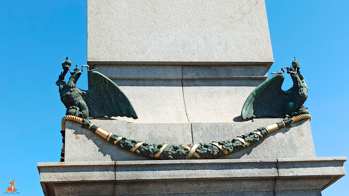 Колоннада в память подвига русского народа в Отечественной войне 1812