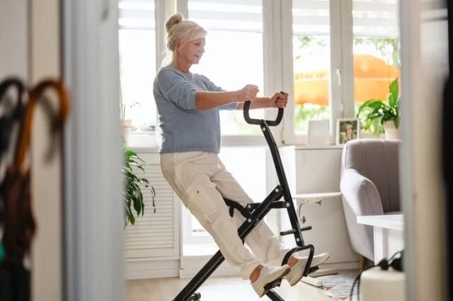    Какие тренировки полезны при боли в бедре?