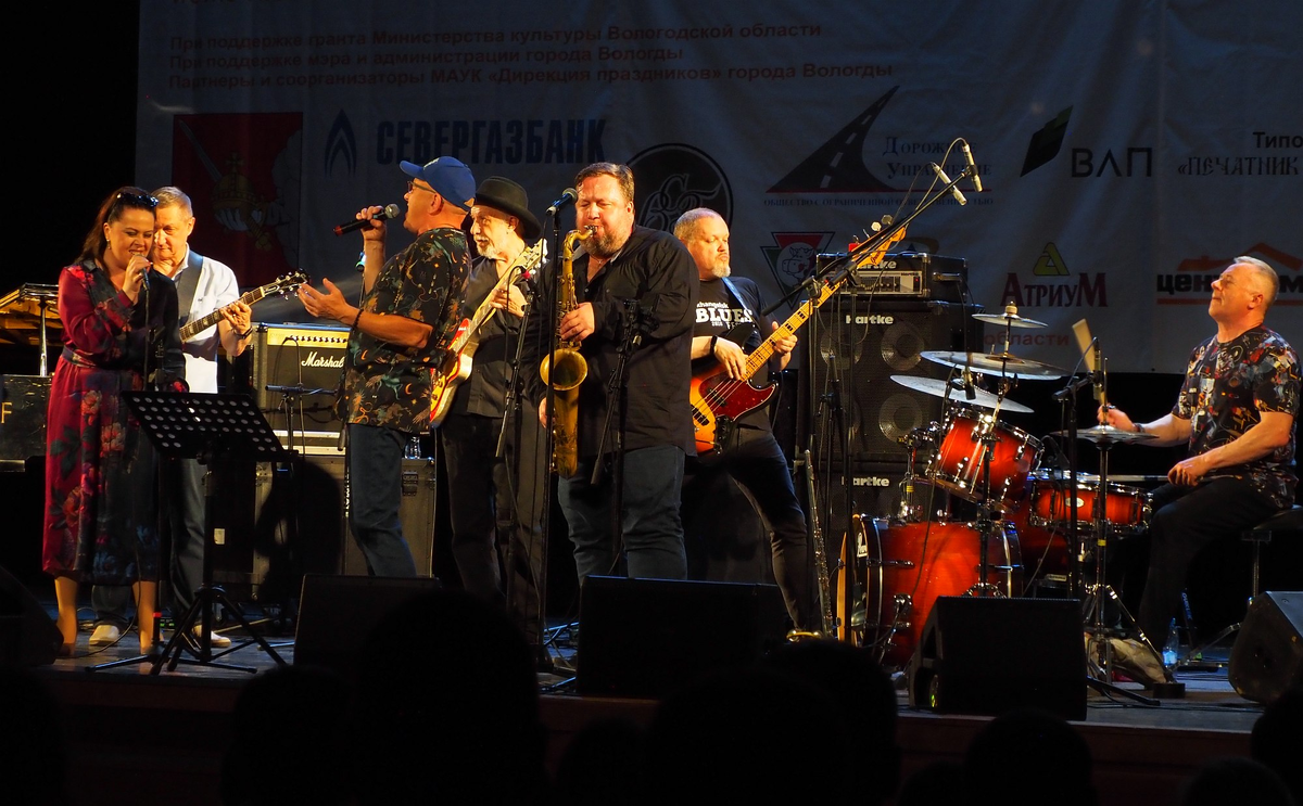 Мария Корель, Тим Дорофеев, Константин Седовин, Виктор Колесов, Александр Гуреев, Кирилл Мошков, Алексей Барандов (фото: Наталья Кравченко)