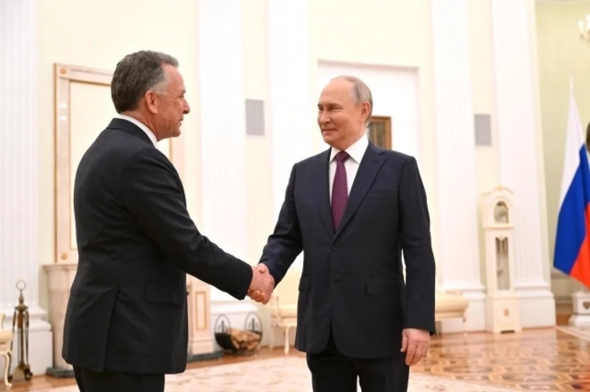    Путин и Уиткофф перед переговорами в Кремле пожали руки