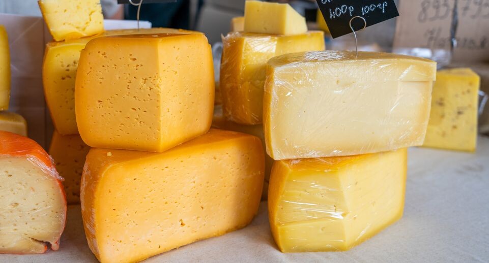    Торговля сыром на Сырном фестивале в Истре / Медиасток.рф