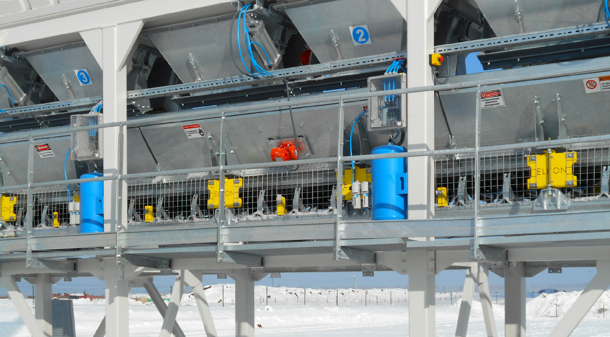 Дозирующий комплекс бетонного завода