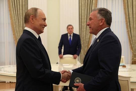    Владимир Путин принял спецпосланника президента США Стивена Уиткоффа