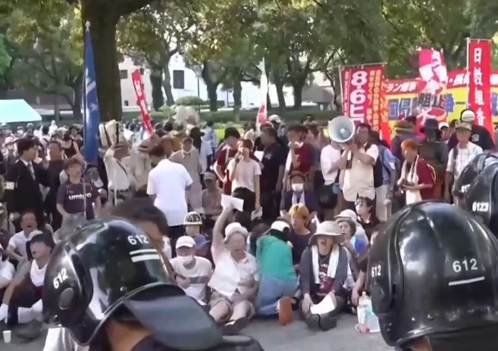     / Источник: Кадр из видео