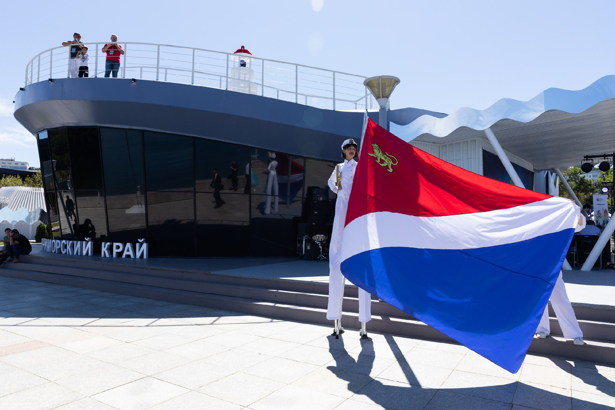 Фото от https://miyatakamatsu.com/