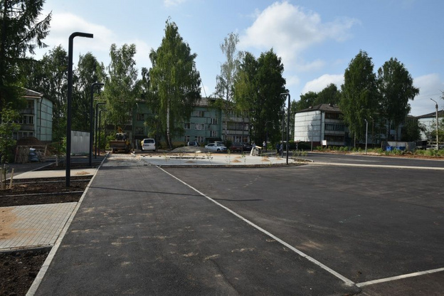    В Радужном делают сквер с игровыми площадками