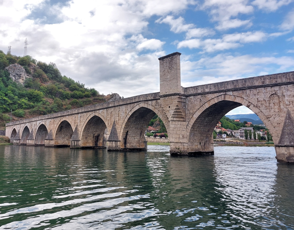 Мост через реку Дрина. Вишеград. Республика Сербская на территории Боснии и Герцеговины.