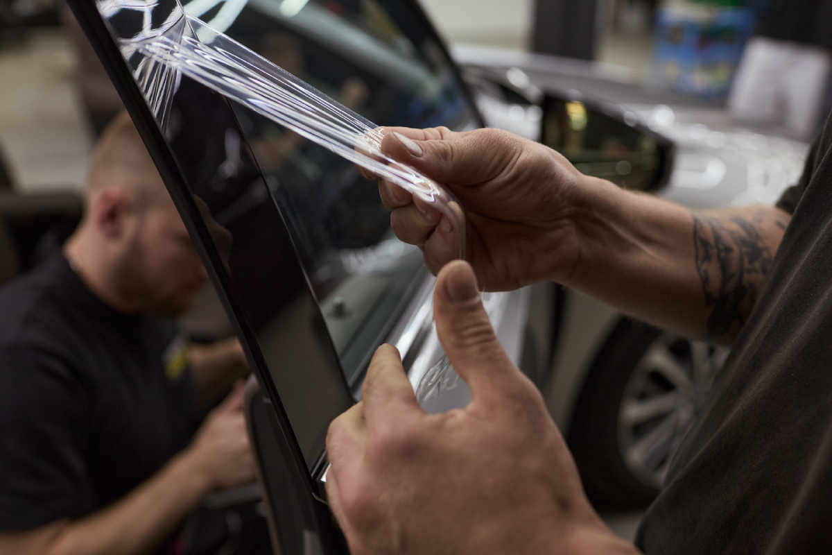 Источник фото: https://custom-heroes.ru/raboty/marka-avtomobilya/lexus/lexus-es-zabota-o-detalyah-i-zaschita-na-vysshem-urovne/