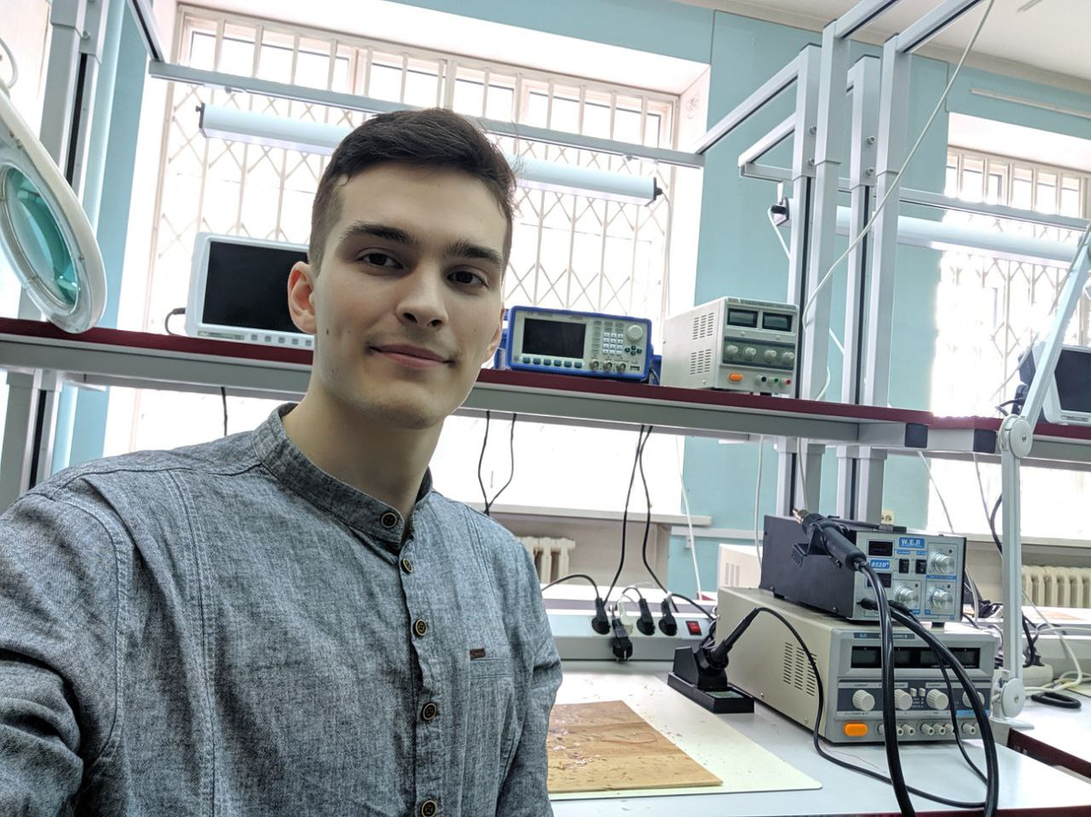 Савинов Даниил - студент 1-го курса по направлению радиотехника ИРЭФ-ЦТ