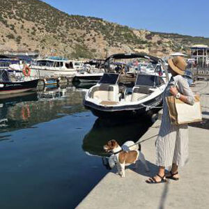 На набережной Балаклавы!