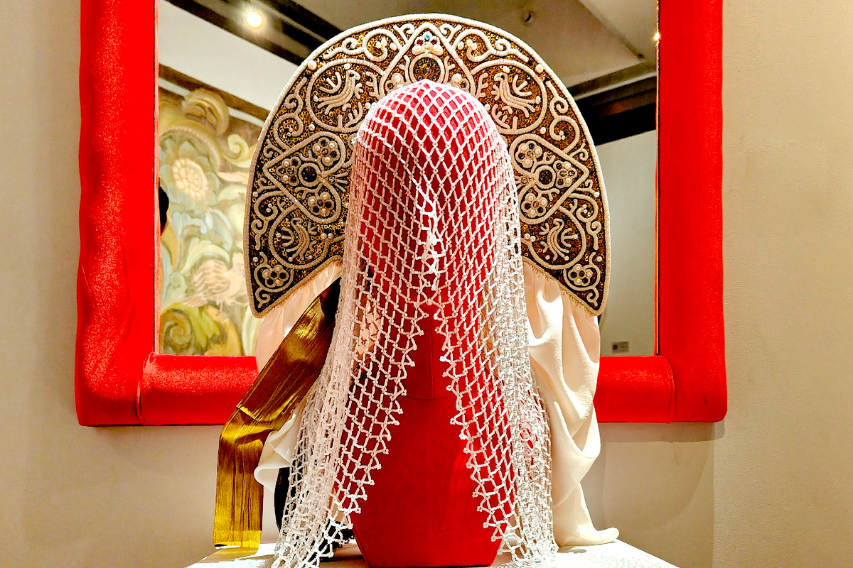 Свояси: Анна Хмелькова "Венец и поднизь"