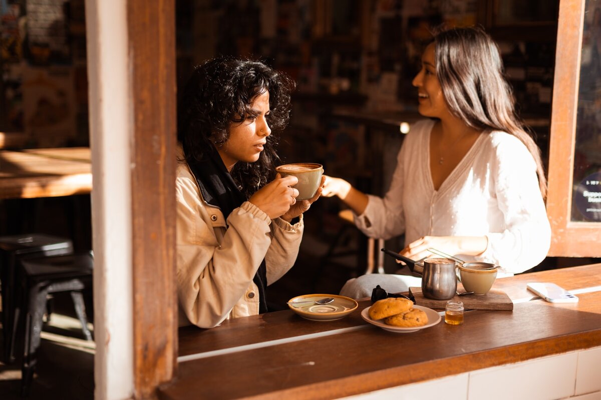 Женская дружба, проверенная временем, болью и взрослением.