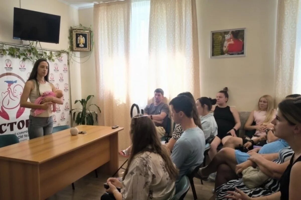    В роддоме Симферополя провели мастер-класс по грудному вскармливанию