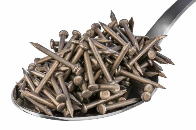    Как понять, что организму не хватает железа?